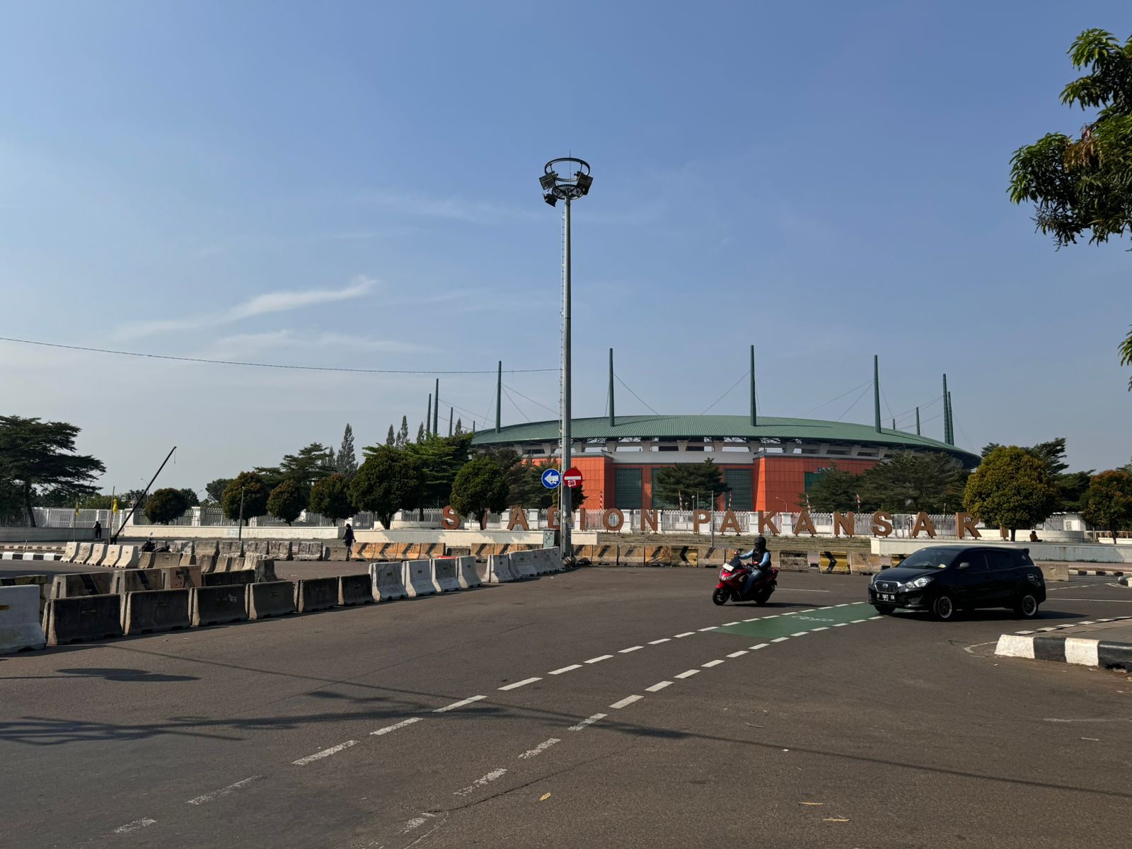 Stadion Pakansari dekat dengan Mazaya Cibinong